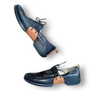 Stylish Black and Tan Women's Shoes